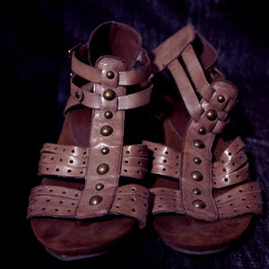 Bare Traps Gladiator sandles size 9